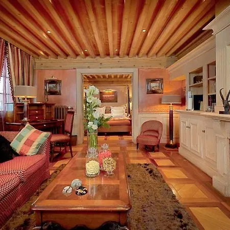 Le Saint Joseph Hotell