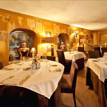 Le Saint Joseph Hotell