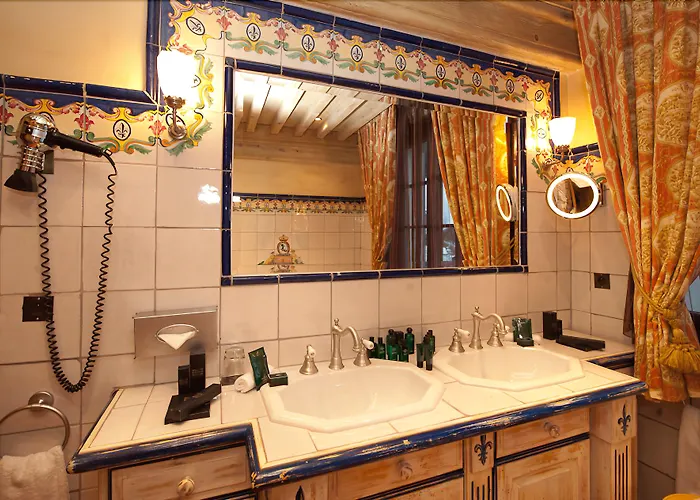 Le Saint Joseph Hotel 5*