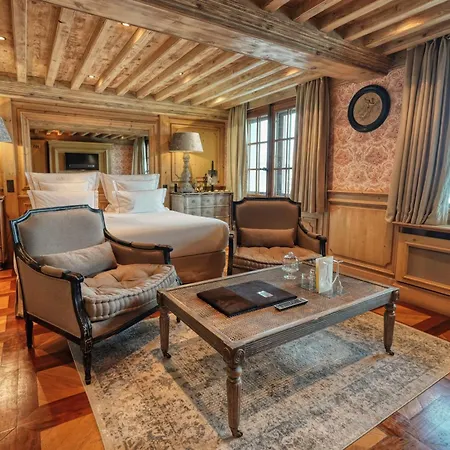 Le Saint Joseph Hotel