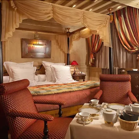 Le Saint Joseph Hotel 5*