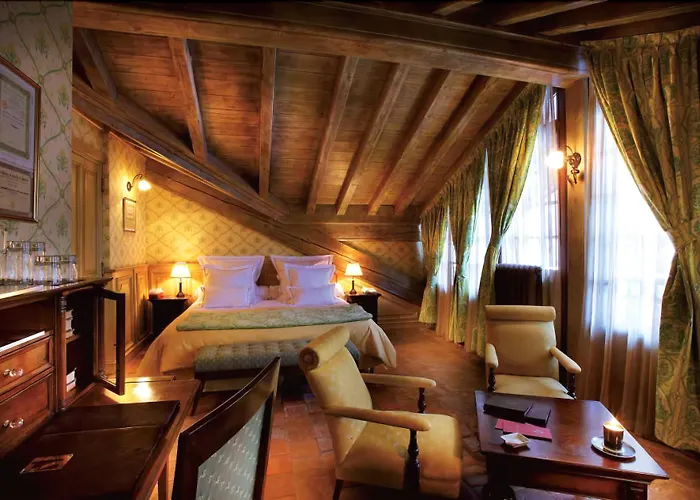 Le Saint Joseph Hotel